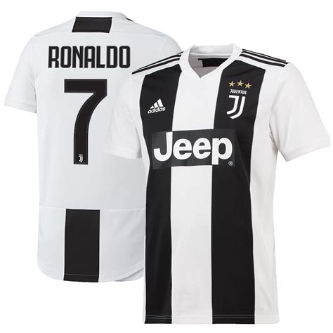 cristiano ronaldo pictures in juventus jersey